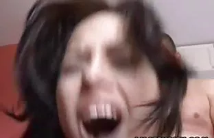 XXX Bella Beretta mengisap cerita seks ibu kost pengemudi saat mengemudi