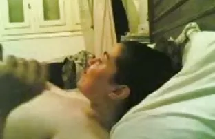 XXX Vagina cerita sex dewasa malam pertama terpantul di cermin!