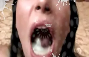 XXX Carol Goldnerova dengan payudara alami besar tersentak cerita tentang seks dewasa dari vibrator